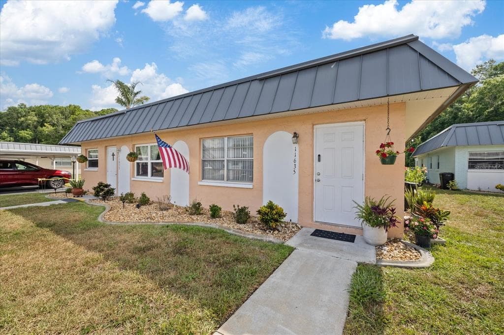 11635 BAYONET LANE # B, NEW PORT RICHEY, FL 34654