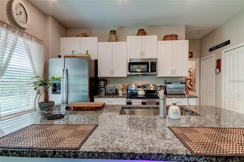 4626 WILLET COOPER COURT, TAMPA, FL 33619 — zdjęcie 4