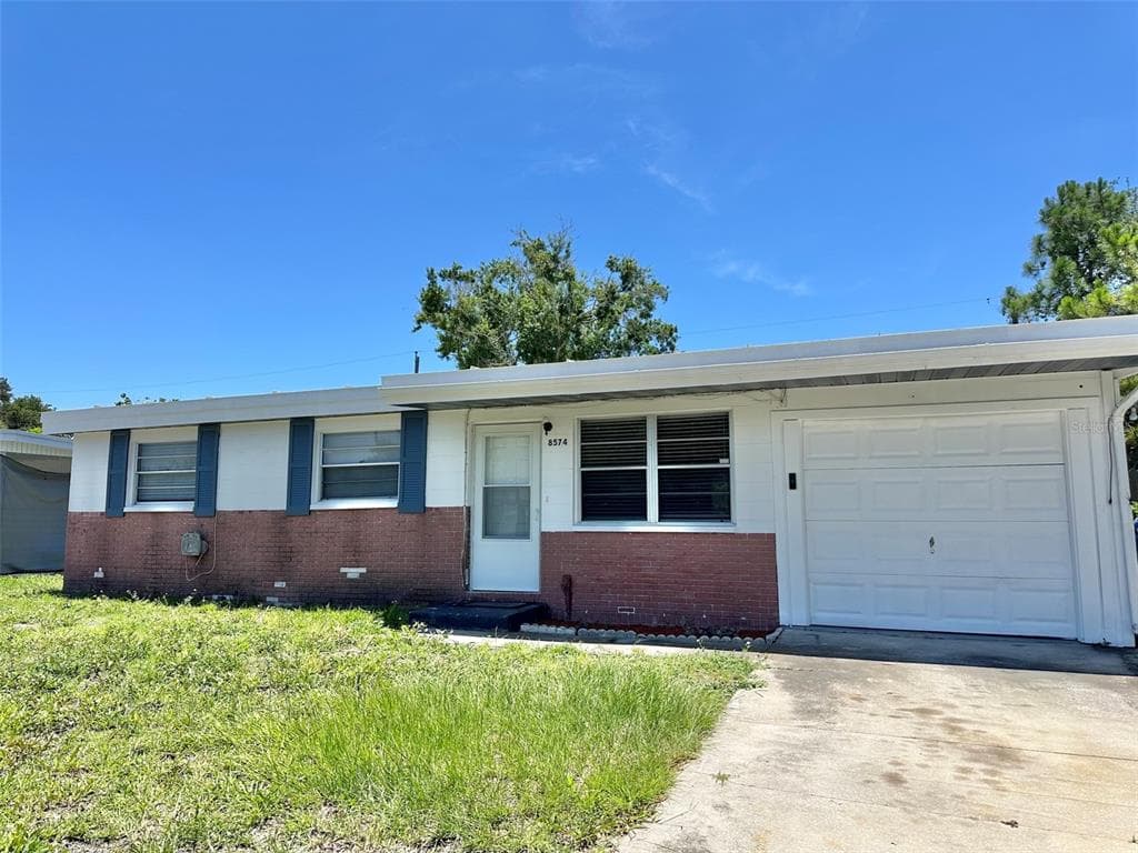 8574 94TH AVENUE, SEMINOLE, FL 33777