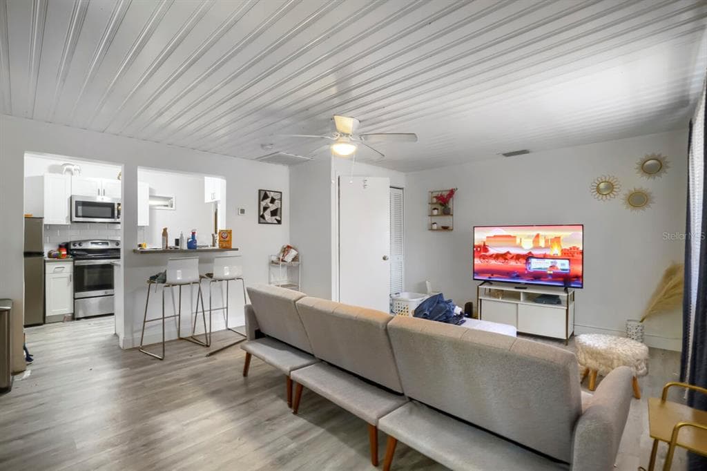 940 25TH STREET N, ST PETERSBURG, FL 33713 — zdjęcie 4