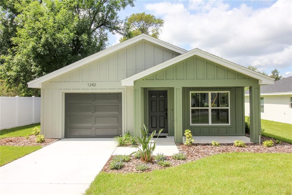 1242 DOROTHY STREET, LAKELAND, FL 33815