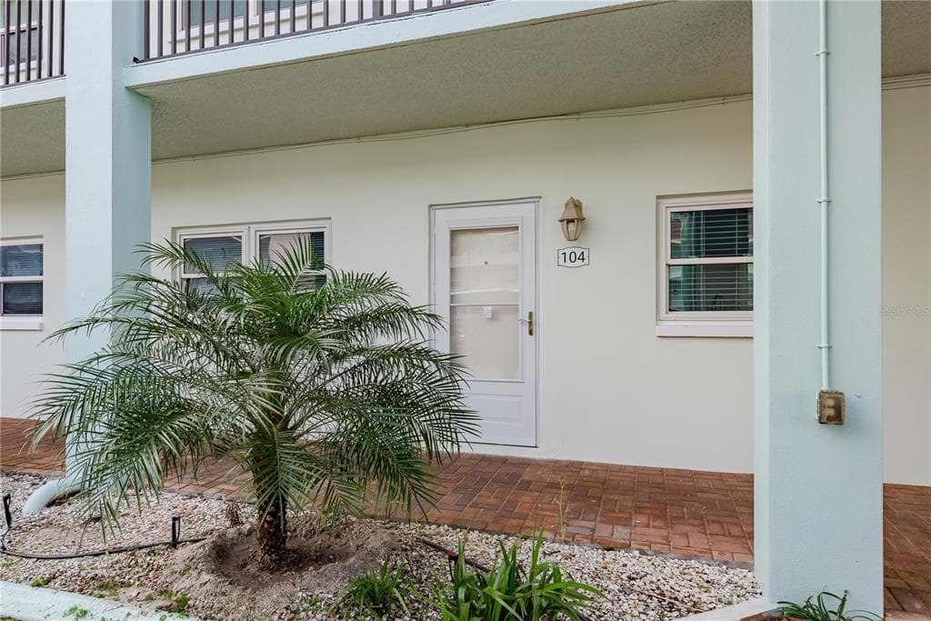 8 GLENCOE PLACE # 104, DUNEDIN, FL 34698 — zdjęcie 3