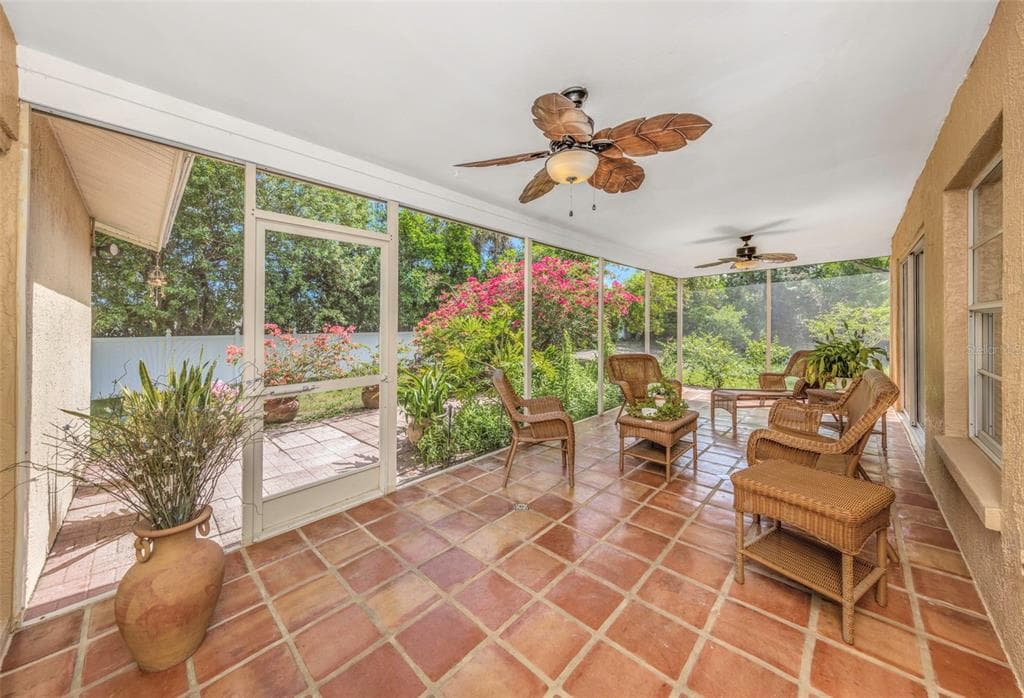 2437 HAWK AVENUE, PALM HARBOR, FL 34683 — zdjęcie 3