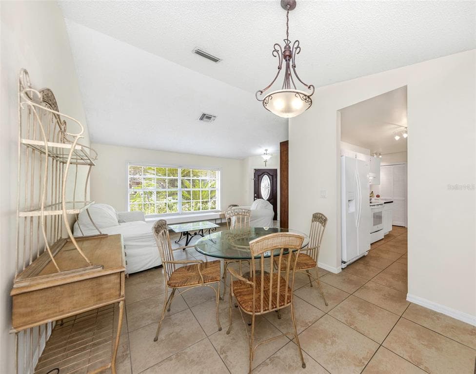 2437 HAWK AVENUE, PALM HARBOR, FL 34683 — zdjęcie 5