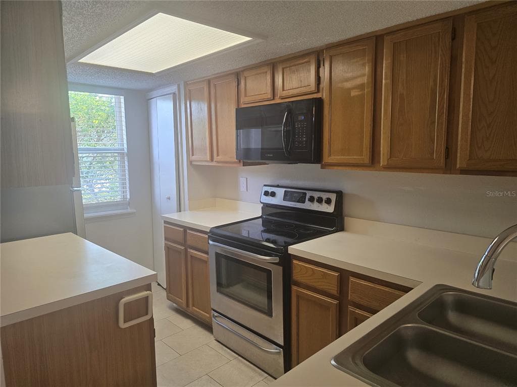 8713 LIBERTY PLACE, TAMPA, FL 33615 — zdjęcie 3