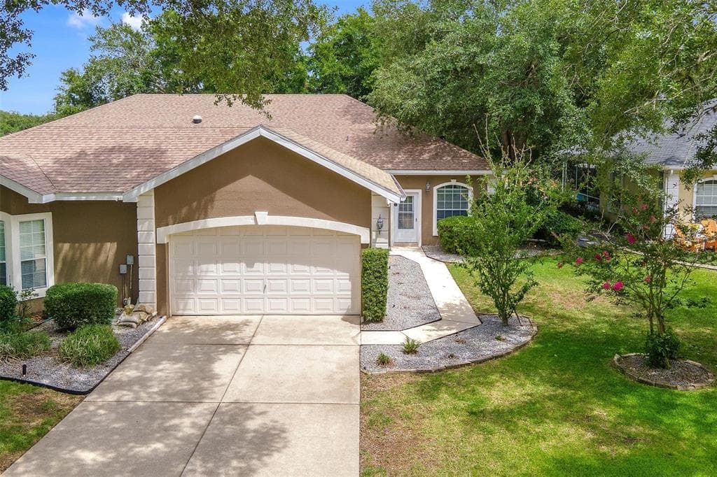 6200 TOPSAIL ROAD, LADY LAKE, FL 32159