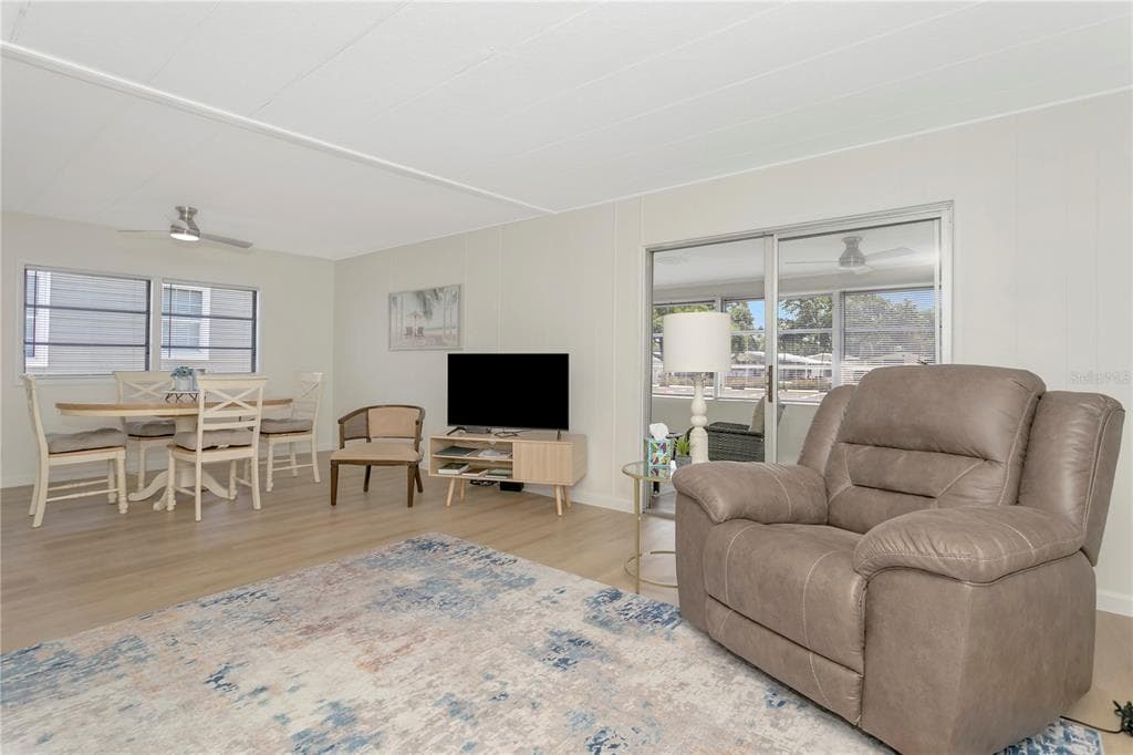 115 WHITE OAK WAY, SARASOTA, FL 34237 — zdjęcie 2