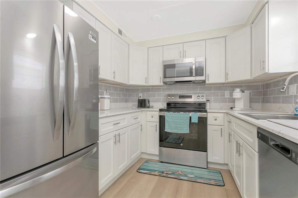 115 WHITE OAK WAY, SARASOTA, FL 34237 — zdjęcie 4