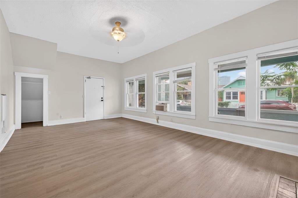 633 7TH AVENUE N, ST PETERSBURG, FL 33701 — zdjęcie 3