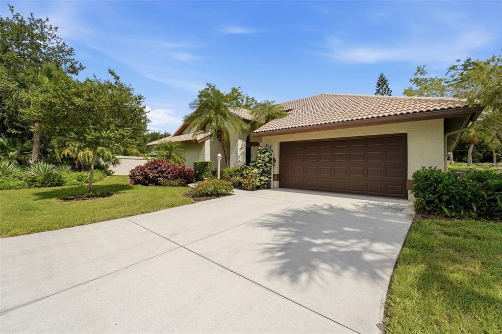 215 CARRIAGE HOUSE LANE # 215, NOKOMIS, FL 34275