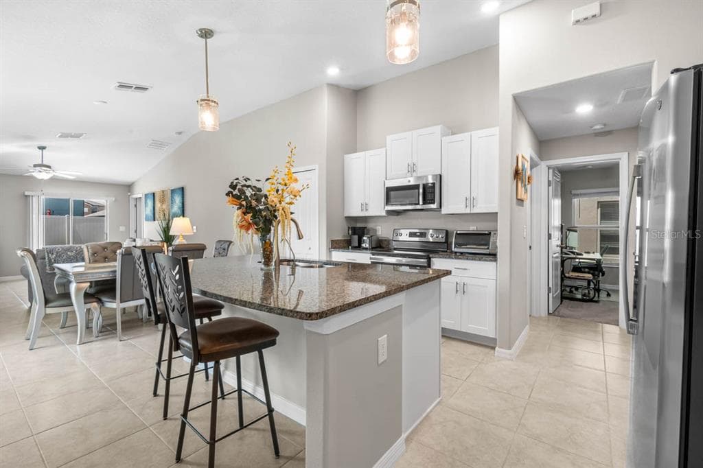 15477 MILLER CREEK DRIVE, SUN CITY CENTER, FL 33573 — zdjęcie 4