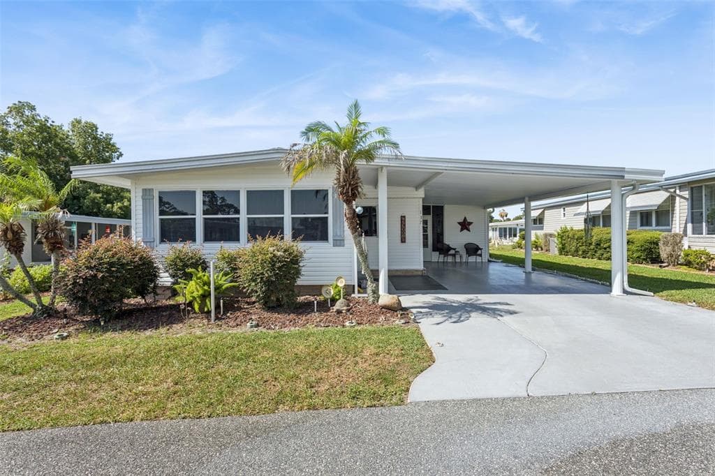 137 JACARANDA DRIVE, LEESBURG, FL 34748