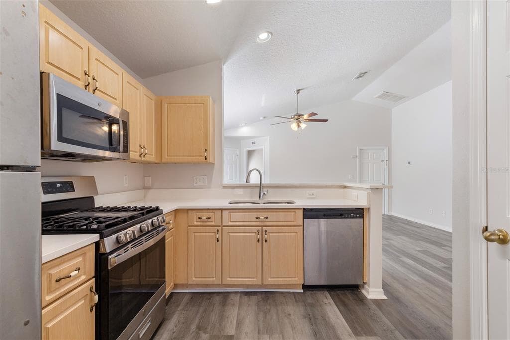 7456 OXFORD GARDEN CIRCLE, APOLLO BEACH, FL 33572 — zdjęcie 3
