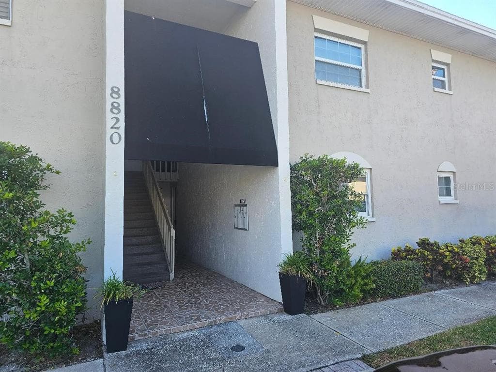 8820 BAY POINTE DRIVE # 102, TAMPA, FL 33615
