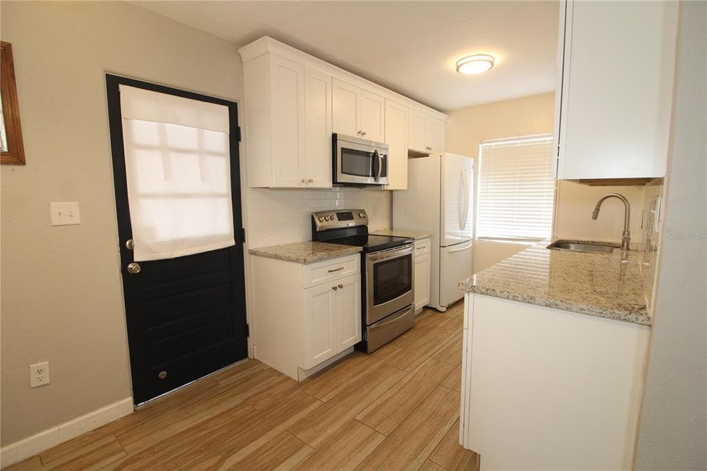 207 LAKE VIEW DRIVE, SANFORD, FL 32773 — zdjęcie 4