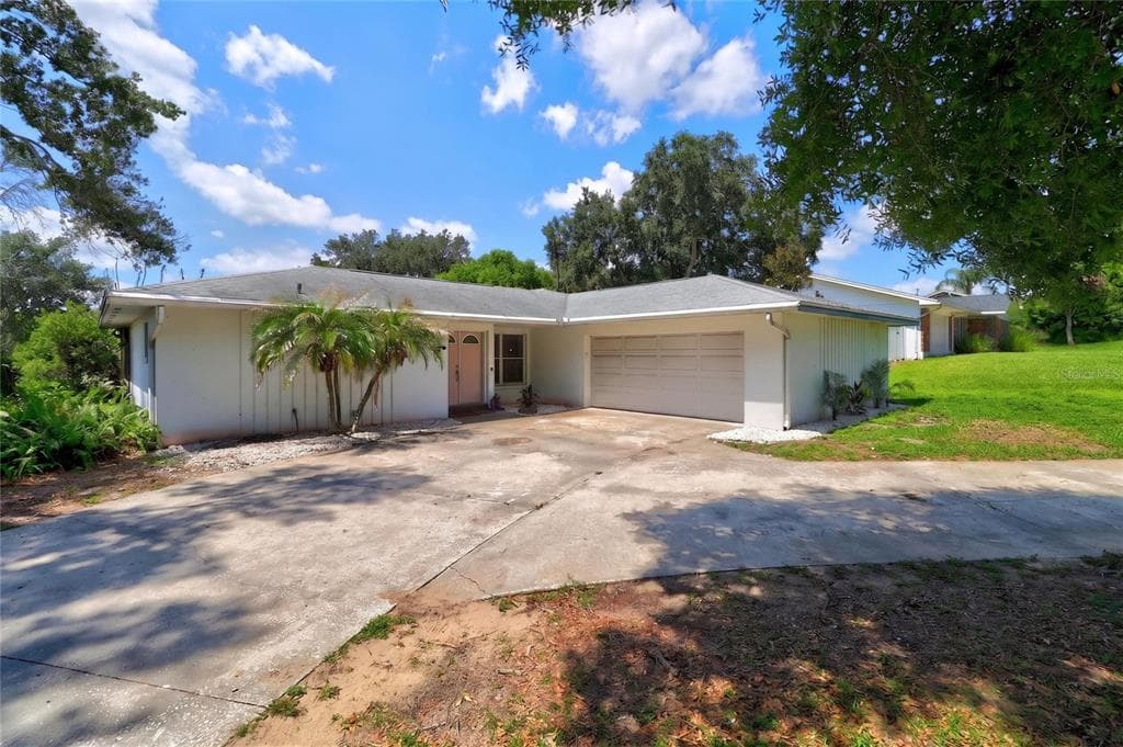 54 LAKE LINK CIRCLE SE, WINTER HAVEN, FL 33884