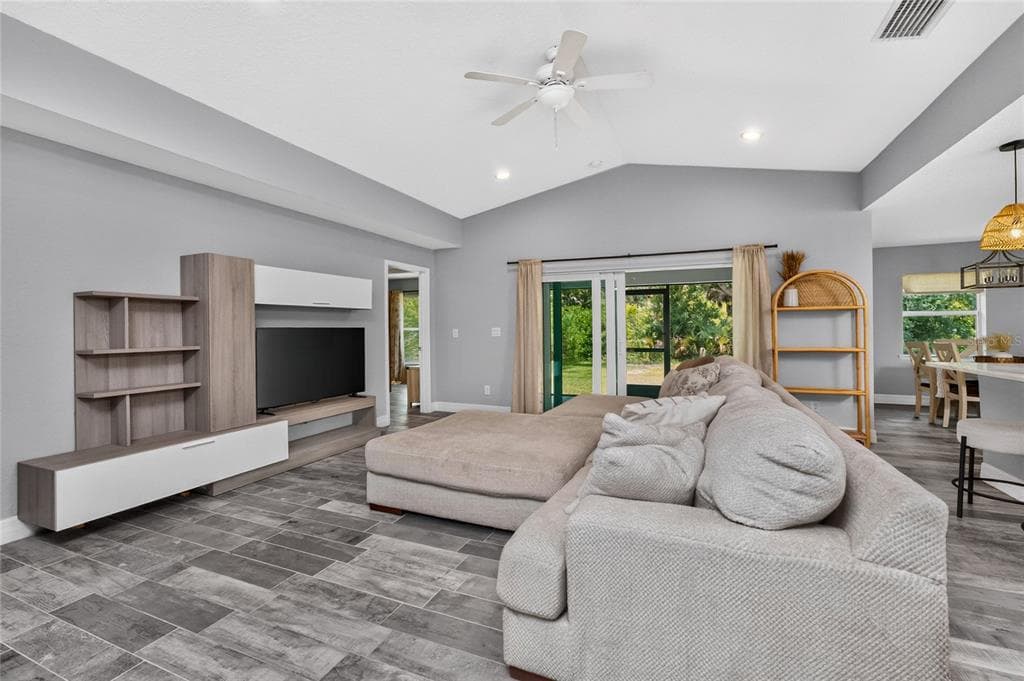 310 ALBATROSS ROAD, ROTONDA WEST, FL 33947 — zdjęcie 4