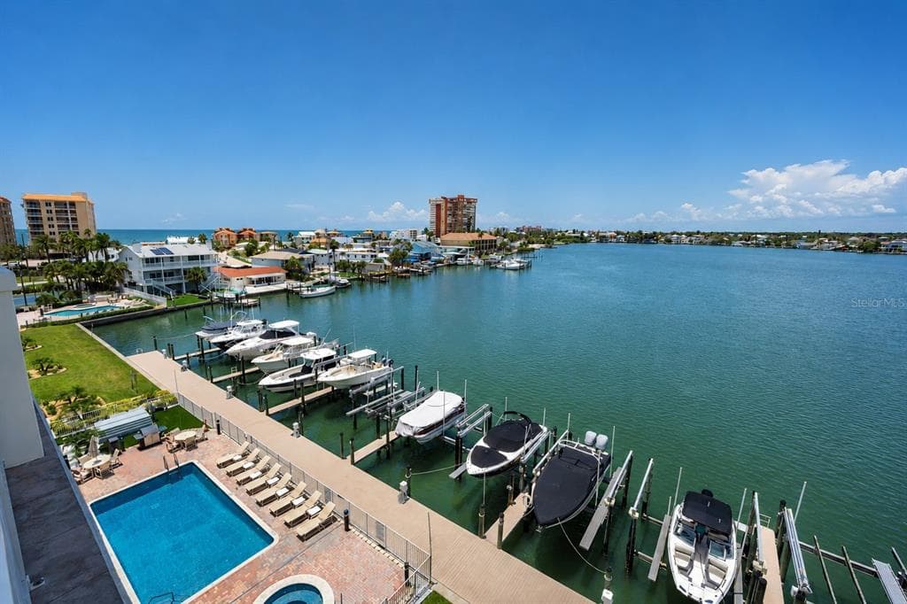 17717 GULF BOULEVARD # 504, REDINGTON SHORES, FL 33708 — zdjęcie 2