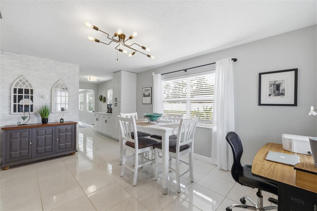 801 89TH AVENUE N, ST PETERSBURG, FL 33702 — zdjęcie 3
