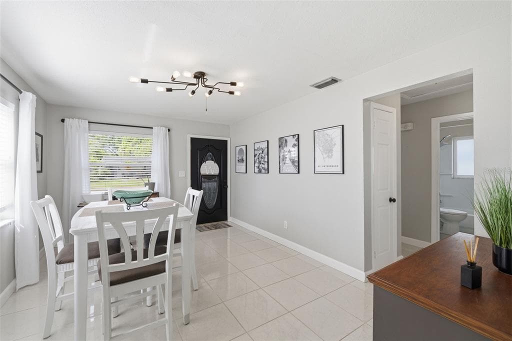 801 89TH AVENUE N, ST PETERSBURG, FL 33702 — zdjęcie 4
