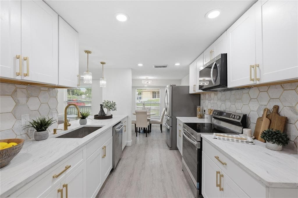 1915 E MULBERRY DRIVE, TAMPA, FL 33604 — zdjęcie 4