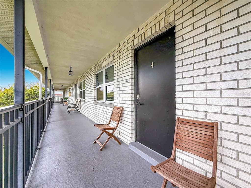 4050 4TH STREET N # 304, ST PETERSBURG, FL 33703 — zdjęcie 2