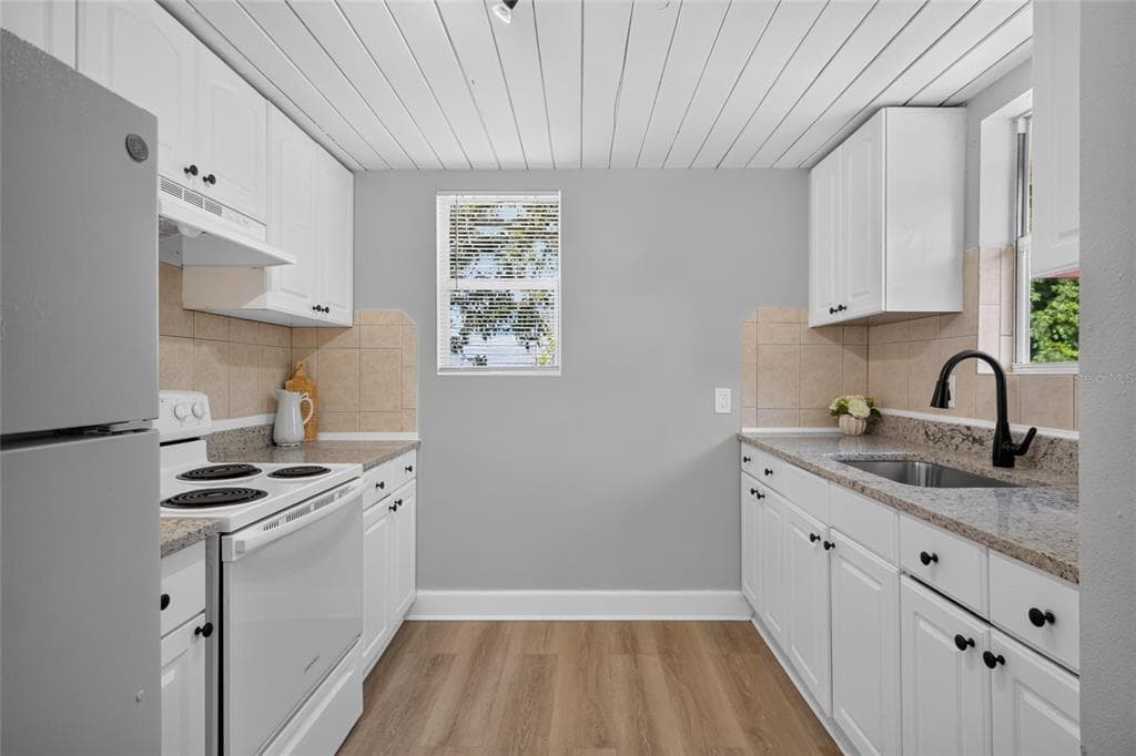 2947 GILLESPIE AVENUE, SARASOTA, FL 34234 — zdjęcie 3