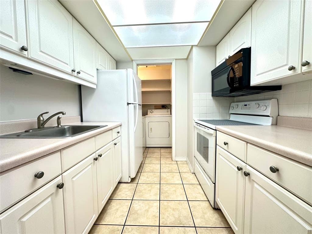 1458 CLEVELAND STREET, CLEARWATER, FL 33755 — zdjęcie 5