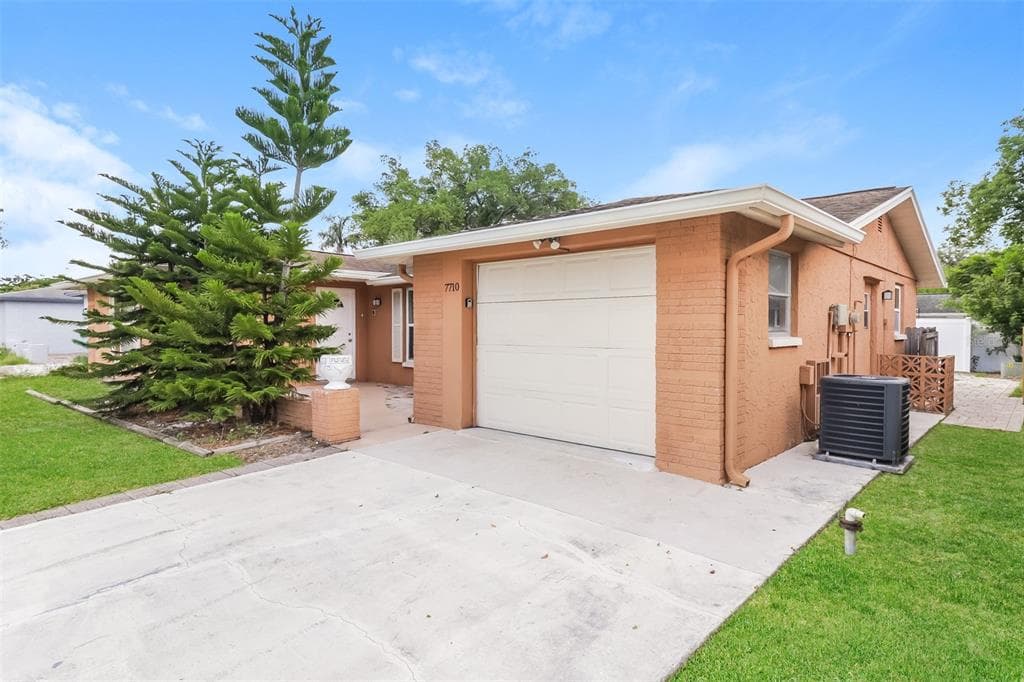 7710 VENICE DRIVE, PORT RICHEY, FL 34668 — zdjęcie 2