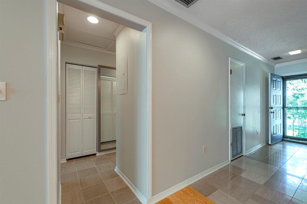 110 N TREMAIN STREET # 202, MOUNT DORA, FL 32757 — zdjęcie 2