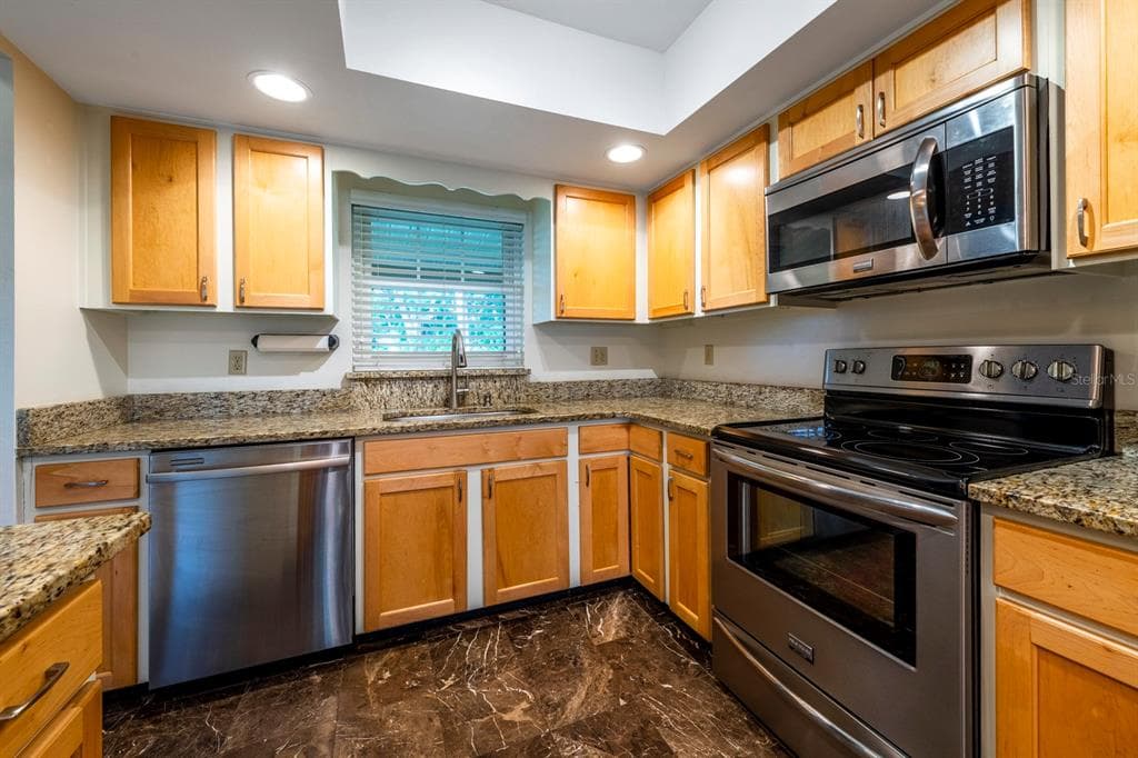 110 N TREMAIN STREET # 202, MOUNT DORA, FL 32757 — zdjęcie 3