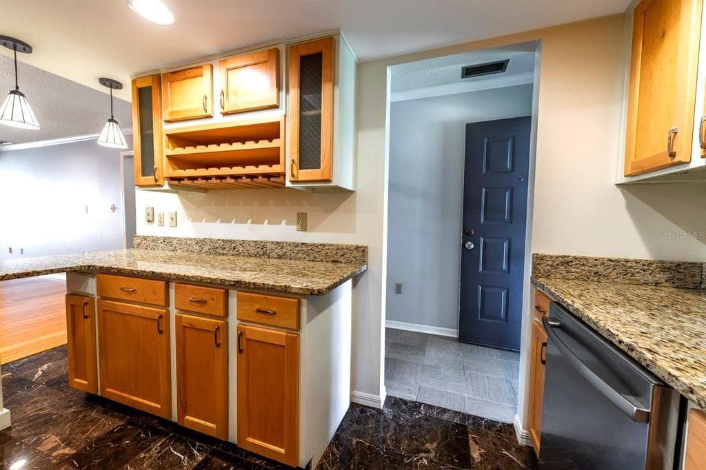 110 N TREMAIN STREET # 202, MOUNT DORA, FL 32757 — zdjęcie 5