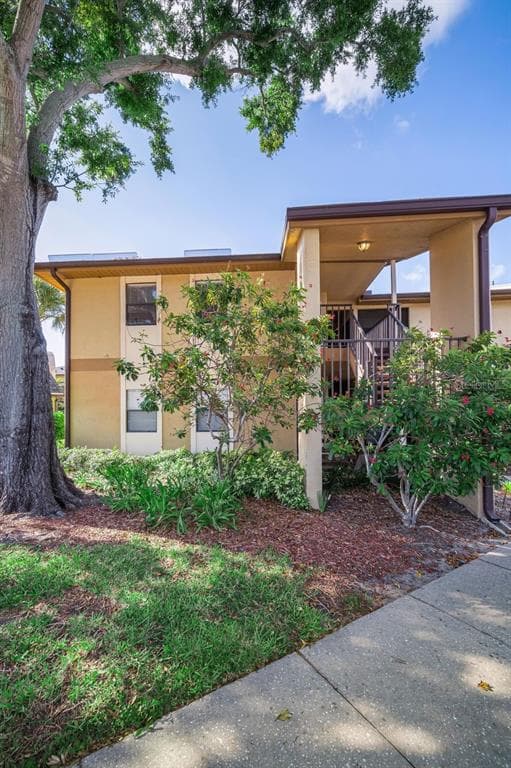 10195 SAILWINDS BOULEVARD N # 201, LARGO, FL 33773 — zdjęcie 2