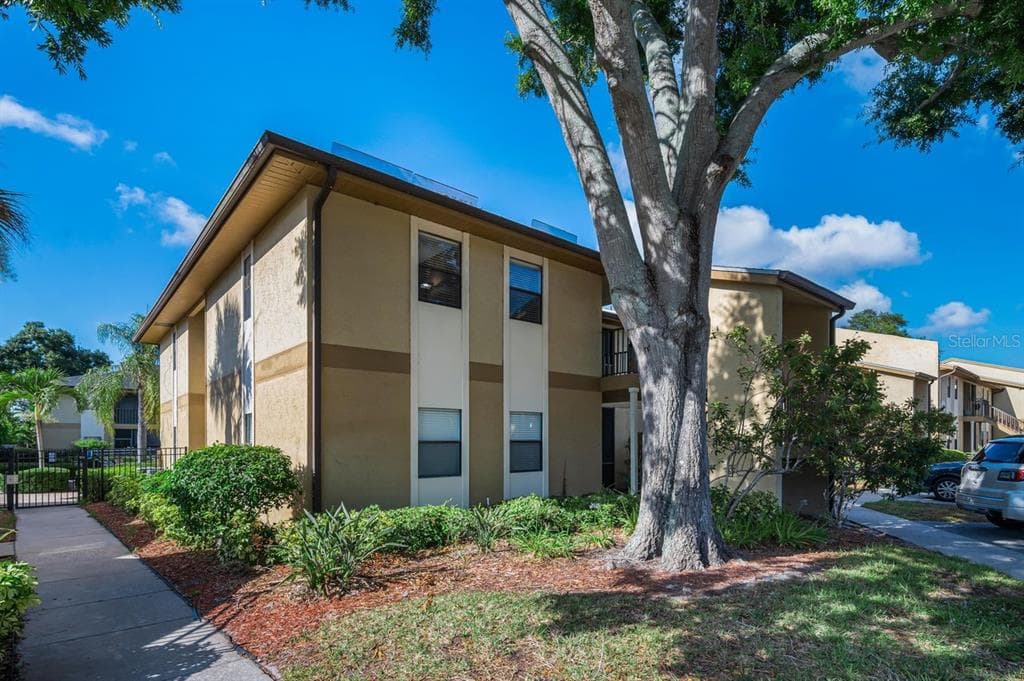 10195 SAILWINDS BOULEVARD N # 201, LARGO, FL 33773 — zdjęcie 3