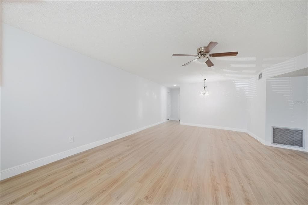 2401 ECUADORIAN WAY # 19, CLEARWATER, FL 33763 — zdjęcie 3