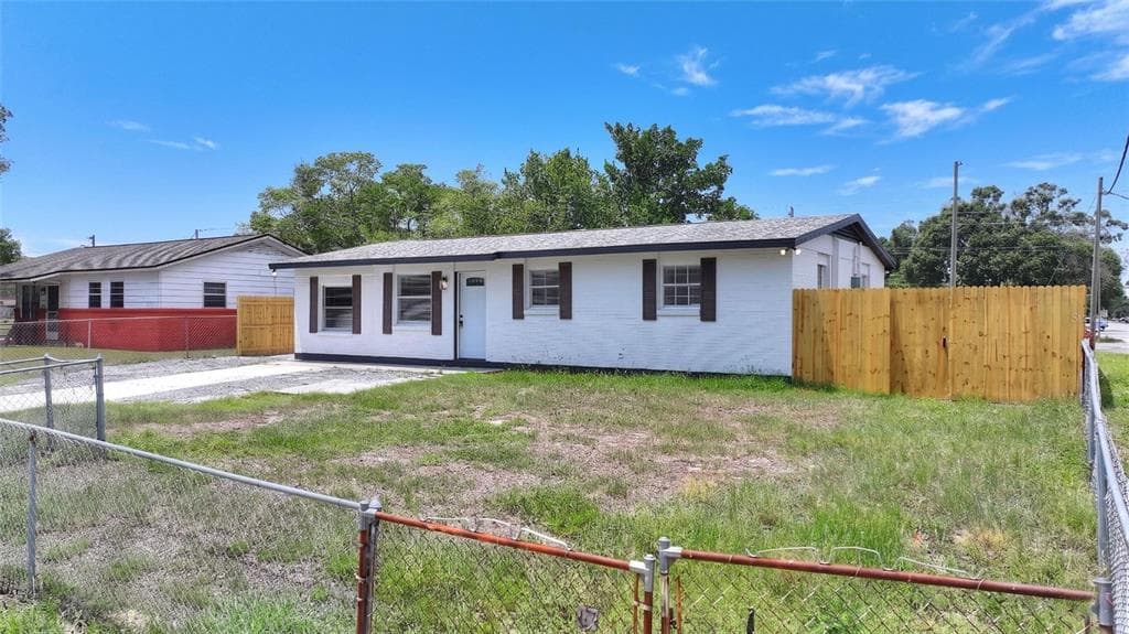 8204 ALLAMANDA AVENUE, TAMPA, FL 33619 — zdjęcie 3