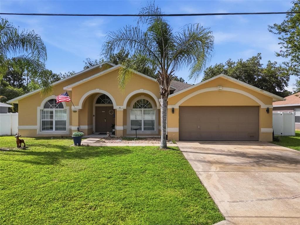 10 LARKSPUR WAY, PALM COAST, FL 32137