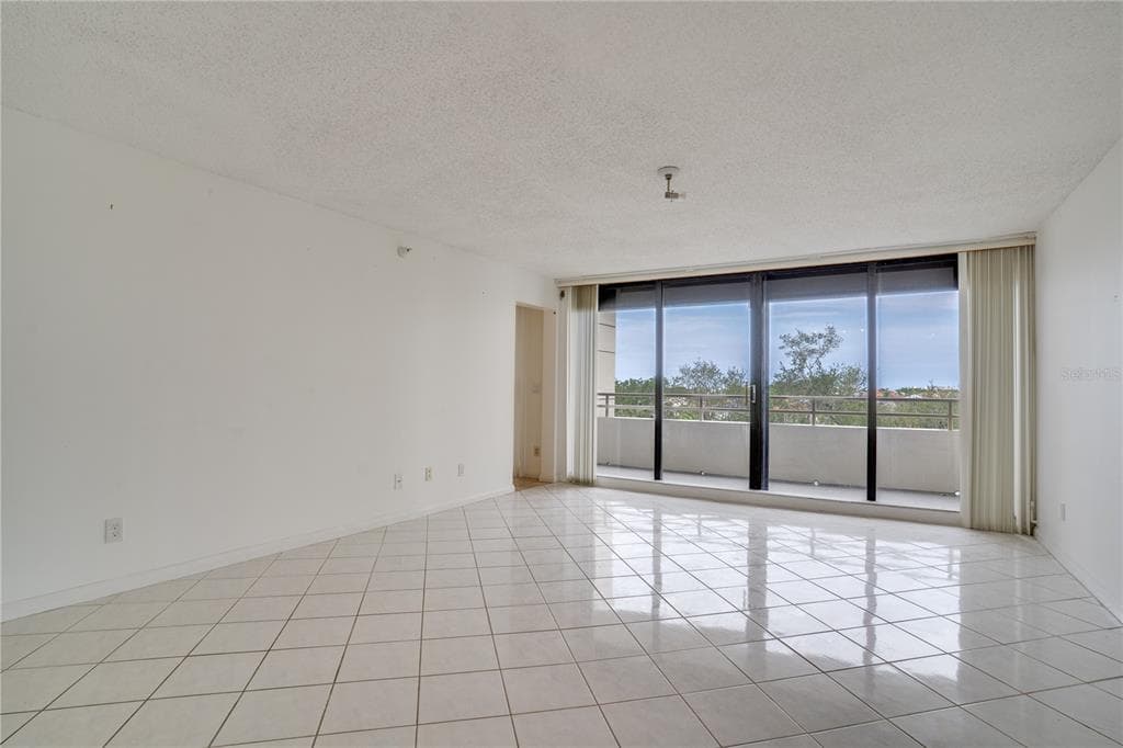 5940 PELICAN BAY PLAZA S # 504, ST PETERSBURG, FL 33707 — zdjęcie 4