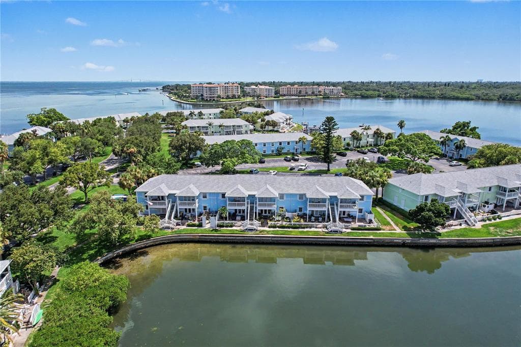 5176 SALMON DRIVE SE # A, ST PETERSBURG, FL 33705