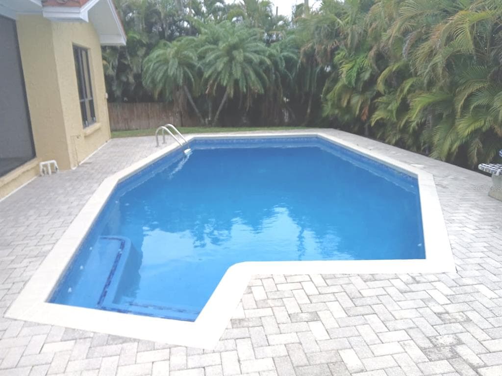 562 JOHNS PASS AVENUE, MADEIRA BEACH, FL 33708 — zdjęcie 2