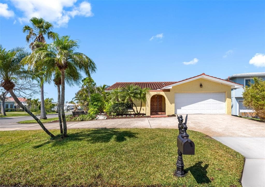 562 JOHNS PASS AVENUE, MADEIRA BEACH, FL 33708