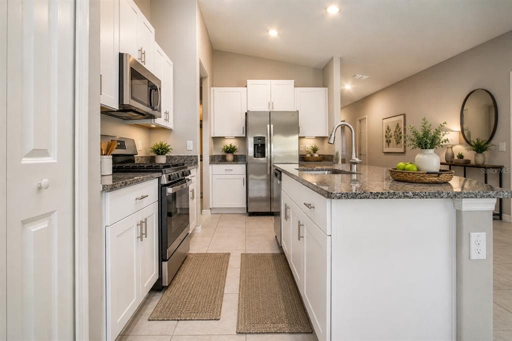 9437 LEMON DROP LOOP, SUN CITY CENTER, FL 33573 — zdjęcie 2