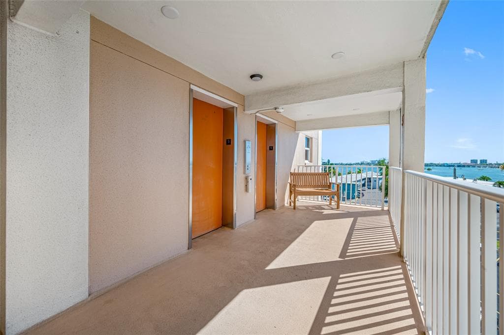 1847 SHORE DRIVE S # 509, ST PETERSBURG, FL 33707 — zdjęcie 4