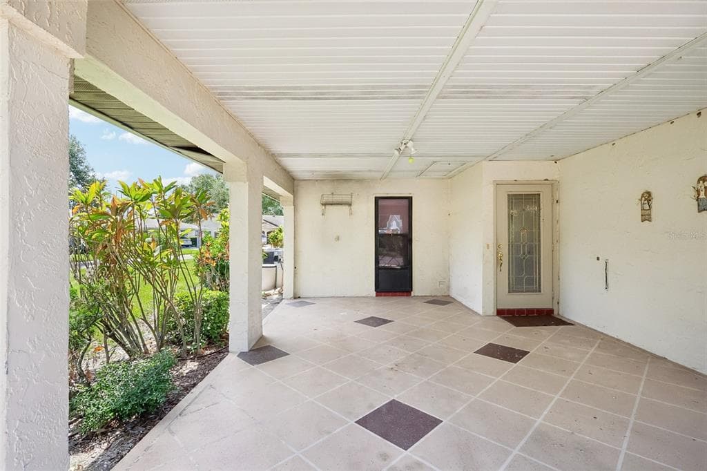 2017 HAMPSTEAD CIRCLE, SUN CITY CENTER, FL 33573 — zdjęcie 2