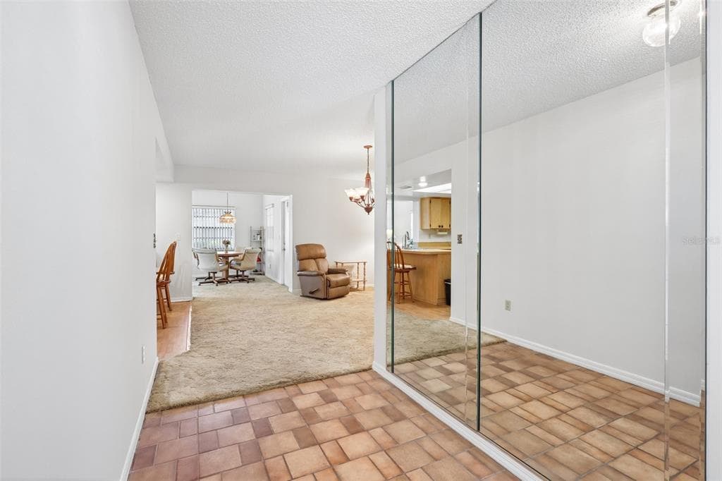 2017 HAMPSTEAD CIRCLE, SUN CITY CENTER, FL 33573 — zdjęcie 4