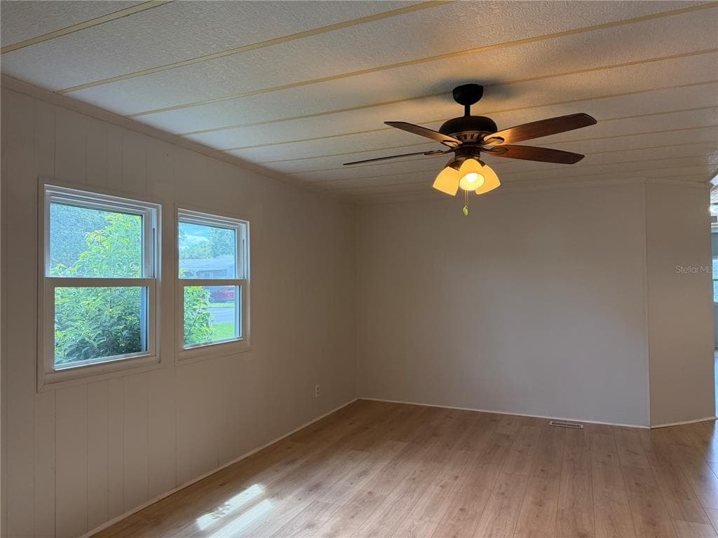 925 BEECHWOOD AVENUE, LADY LAKE, FL 32159 — zdjęcie 3