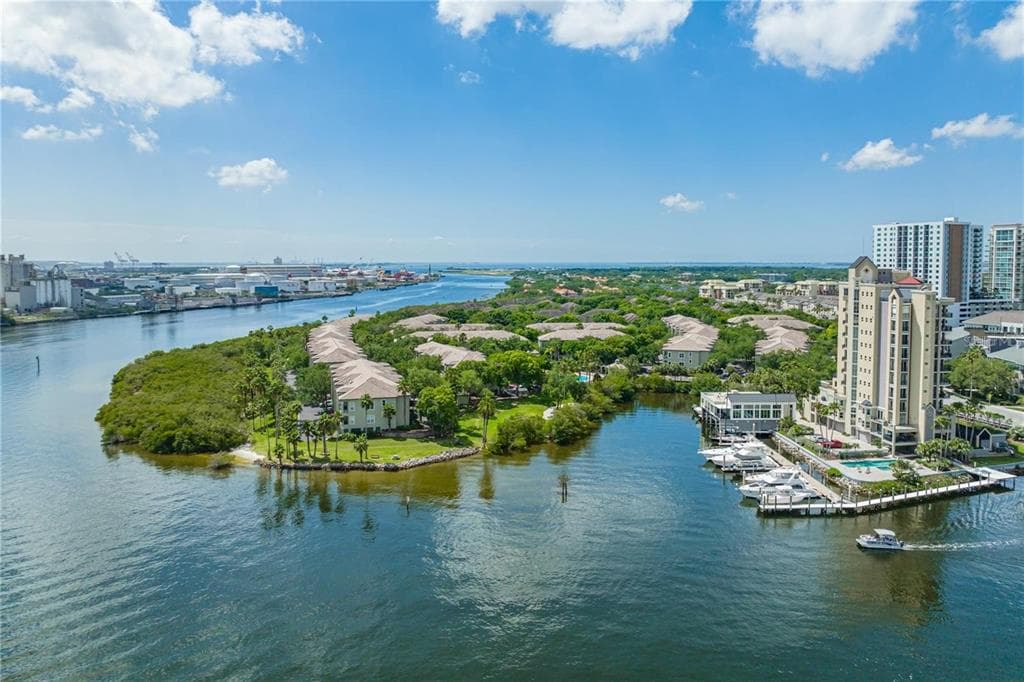 724 CORAL REEF DRIVE, TAMPA, FL 33602