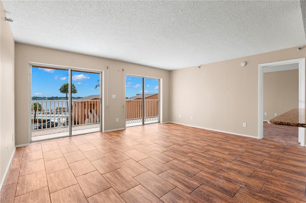 7432 SUNSHINE SKYWAY LANE S # 302, ST PETERSBURG, FL 33711 — zdjęcie 3