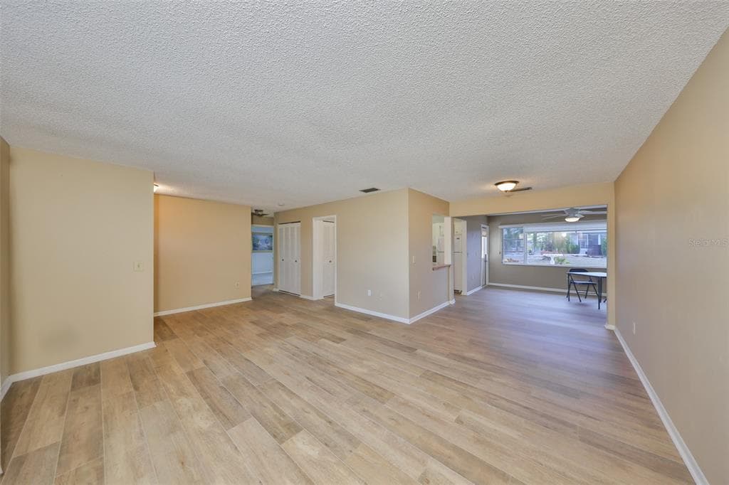 1529 ALLEGHENY DRIVE, SUN CITY CENTER, FL 33573 — zdjęcie 5