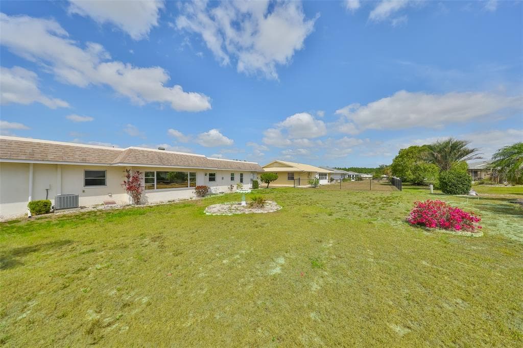 1529 ALLEGHENY DRIVE, SUN CITY CENTER, FL 33573 — zdjęcie 4